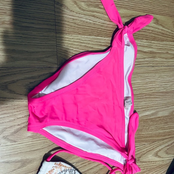 Victoria’s Secret swimsuit - Picture 3 of 3